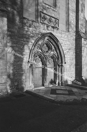 ST CANICES DETAILS EXTERIOR MAIN DOOR